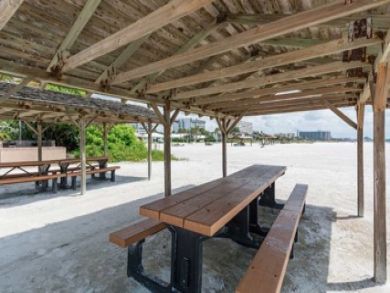 Charming Vacation Rental on Siesta Key. Call today.